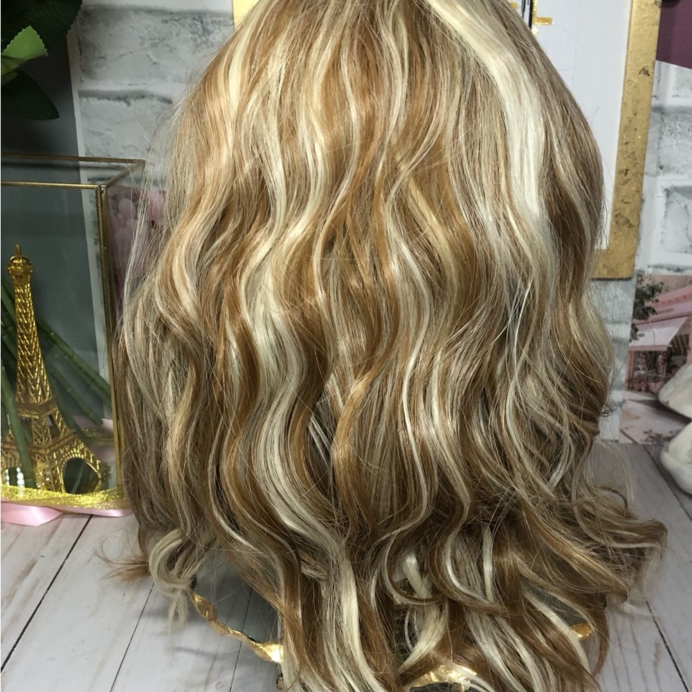 Honey & Light Blonde Mixed Gradient 14” Wavy Bob Synthetic Wig - Heat Resistant - Picture 5 of 16